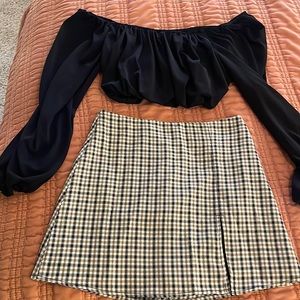 Plaid skirt with tiny slit